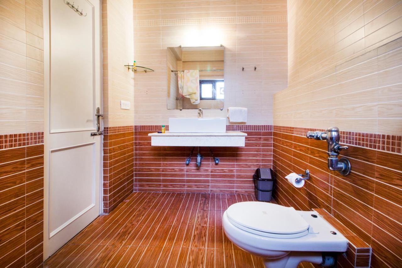 Fabhotel Namaste Bnb & Service Apartments Vasant Vihar Nuova Delhi Esterno foto